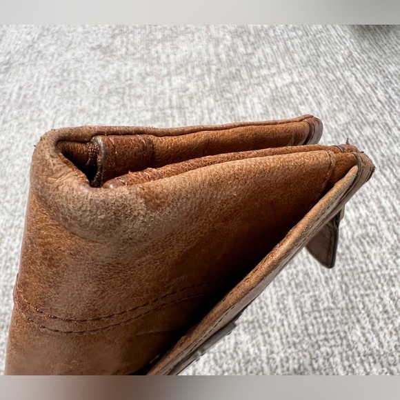 CLEARANCE! FOSSIL LEATHER WALLET - Picture 12 of 16